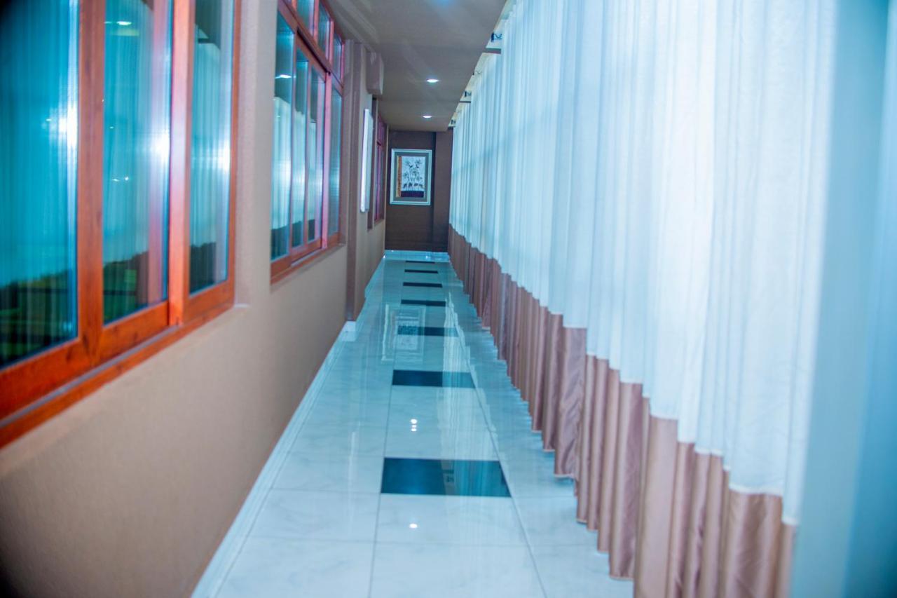 Hera Hotel Kampala Exterior photo