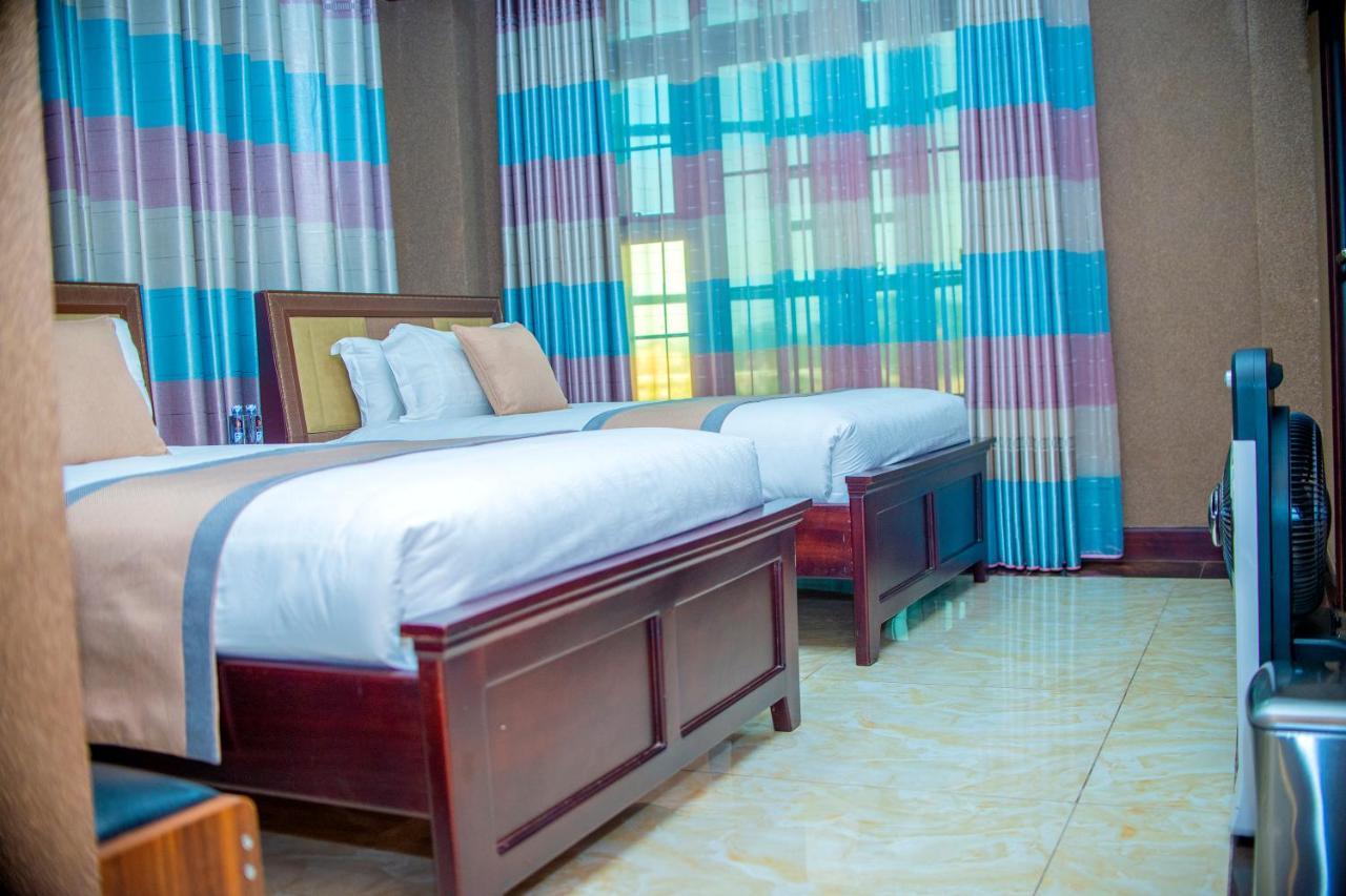 Hera Hotel Kampala Exterior photo